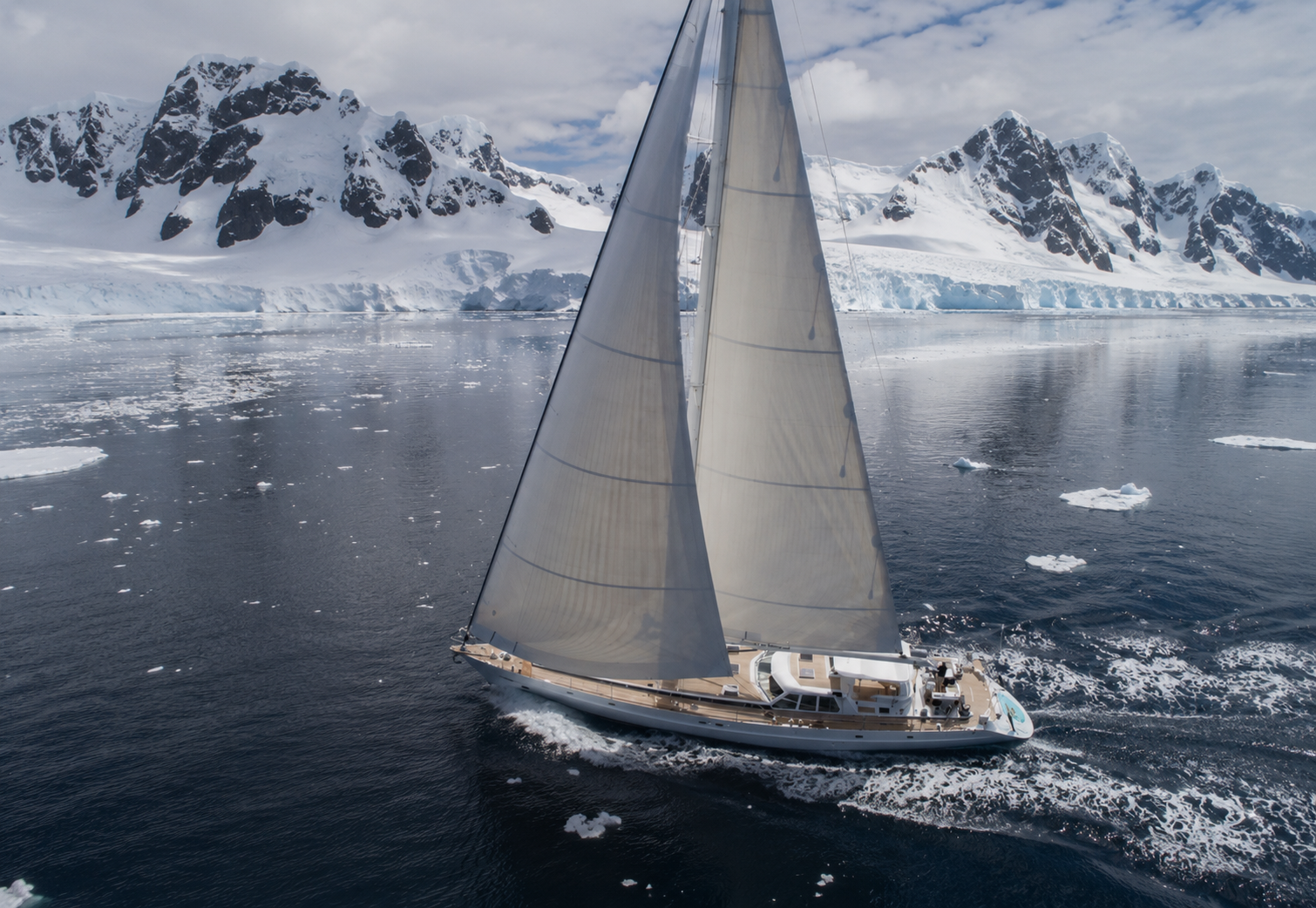 Private polar expedition photography in Antarctic waters